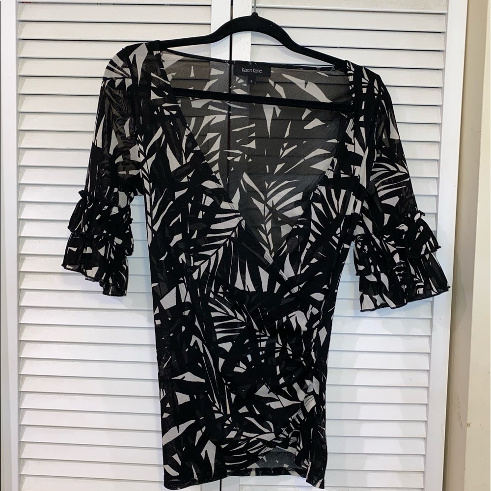 Karen Kane elbow length sleeve blouse